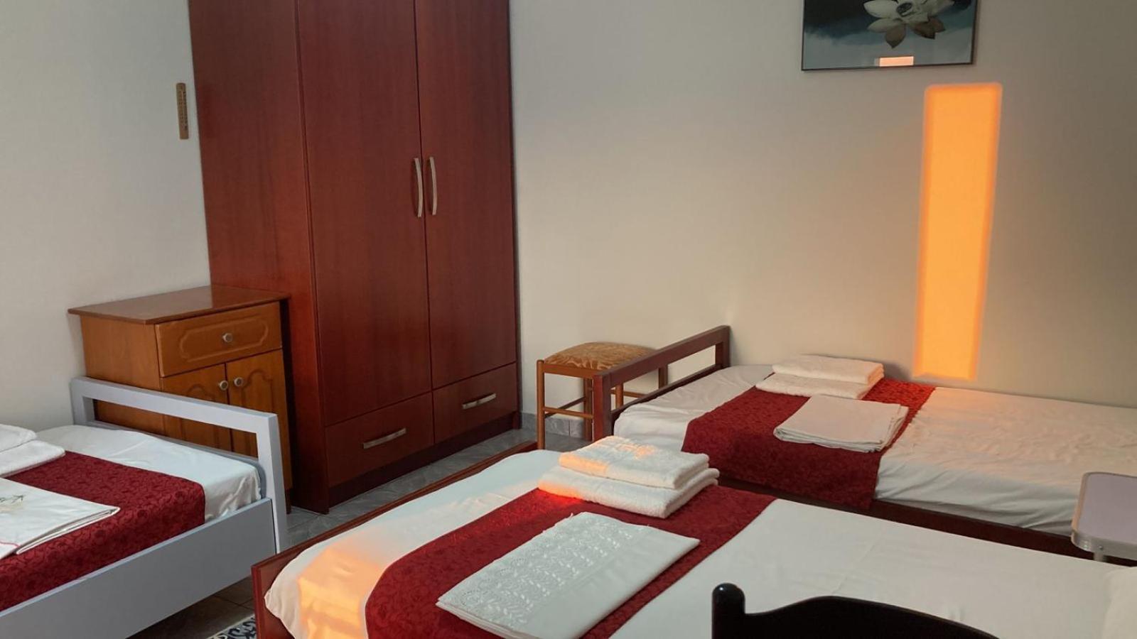 Akeron'S Rooms Sarandë Exteriör bild